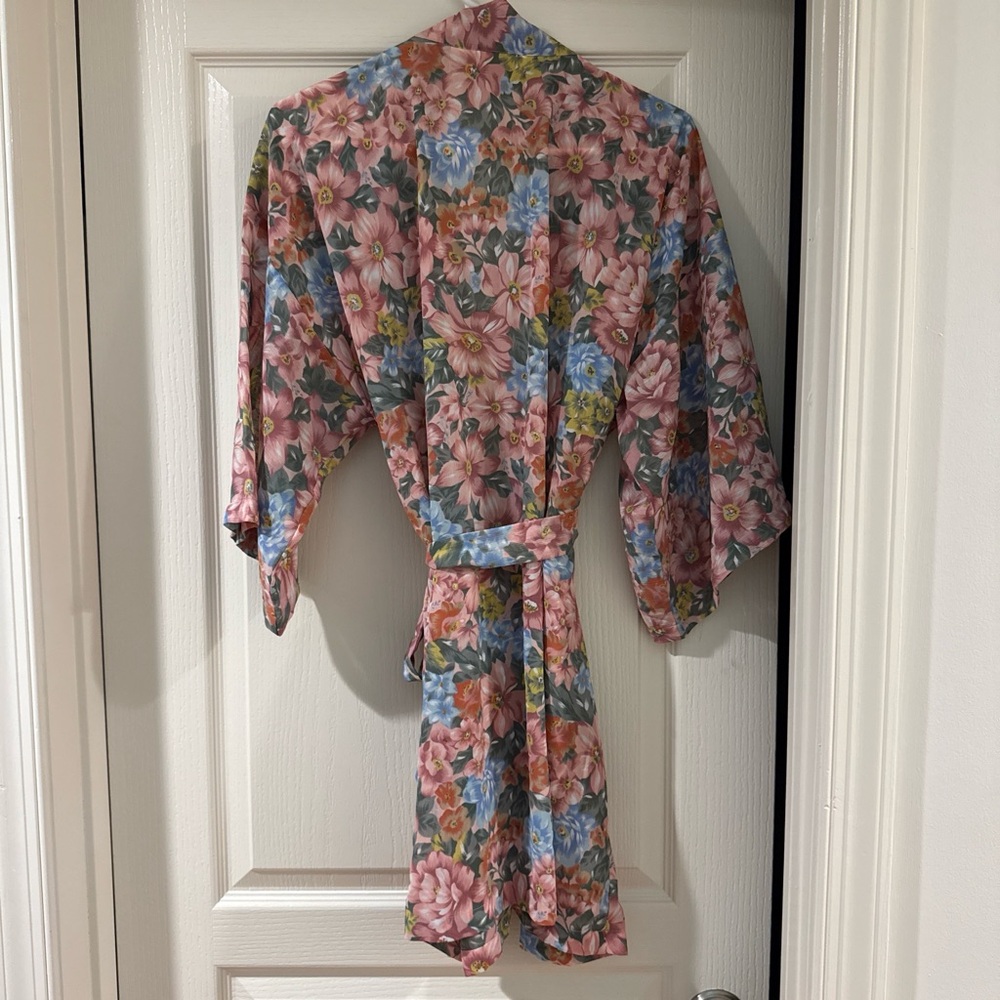 Vintage Victoria’s Secret Floral Robe - Picture 3 of 4